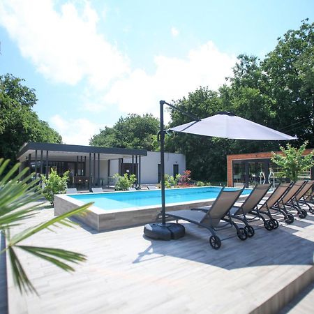 Mohacsi Wellness Vendeghaz Es Lovasklub Hotel Exterior foto
