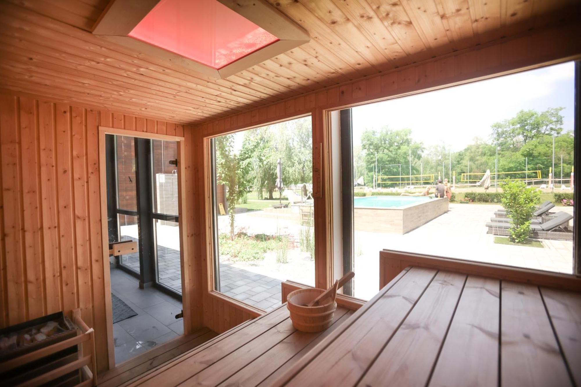 Mohacsi Wellness Vendeghaz Es Lovasklub Hotel Exterior foto