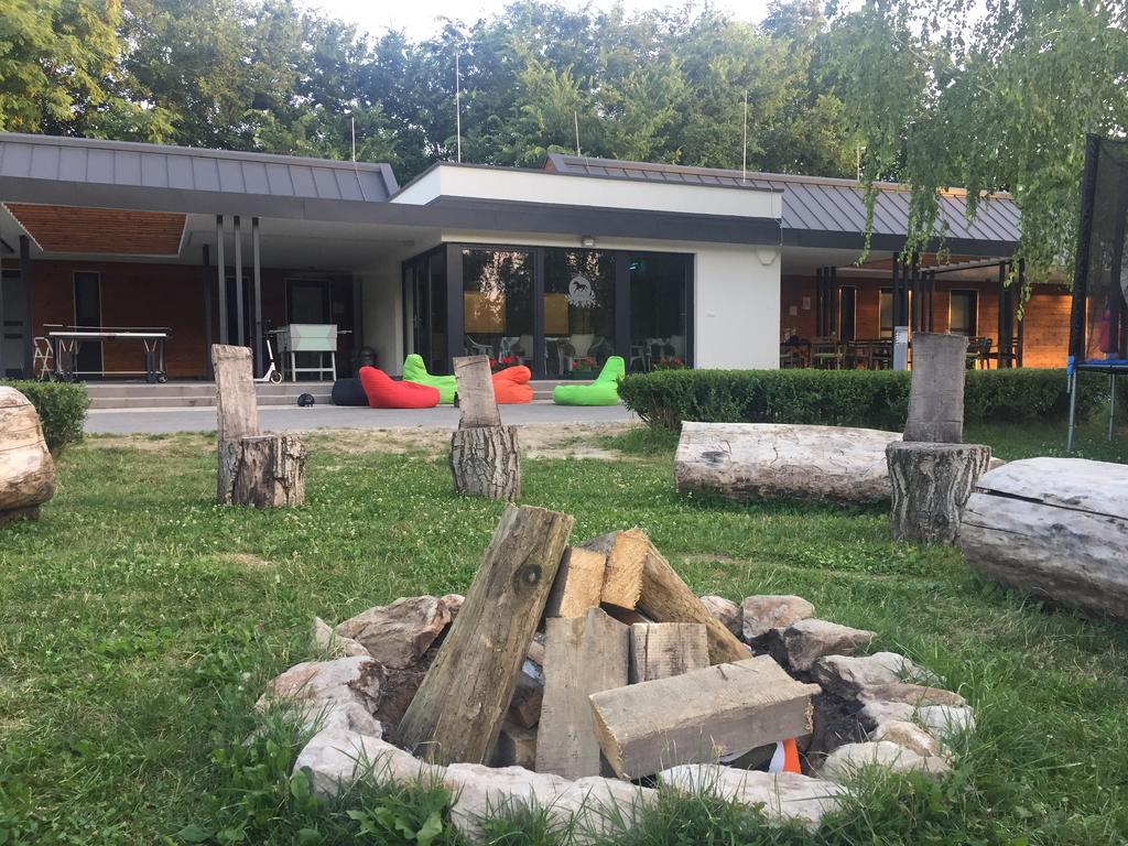 Mohacsi Wellness Vendeghaz Es Lovasklub Hotel Exterior foto